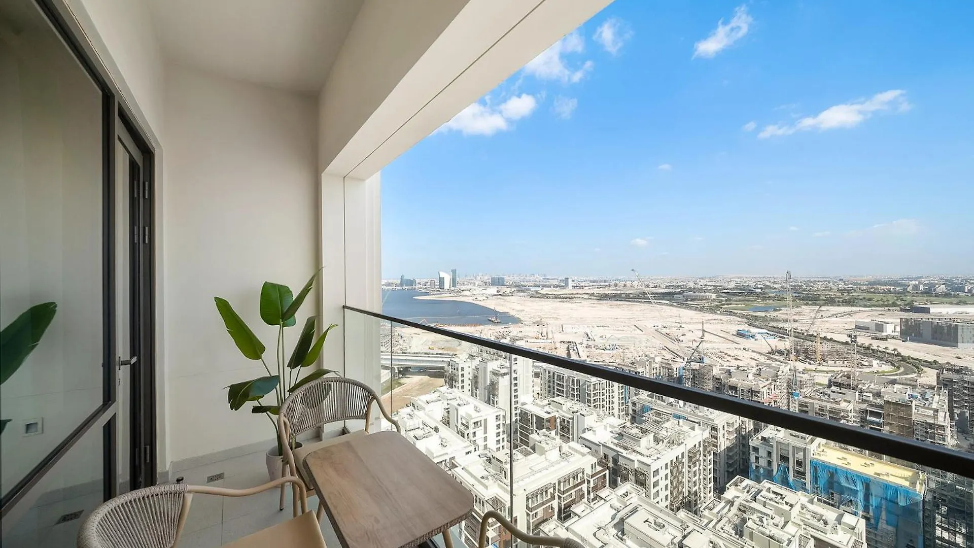 Apartment Vayk - Modern 1 Bd Near The Lagoon In Creek Harbour Dubai