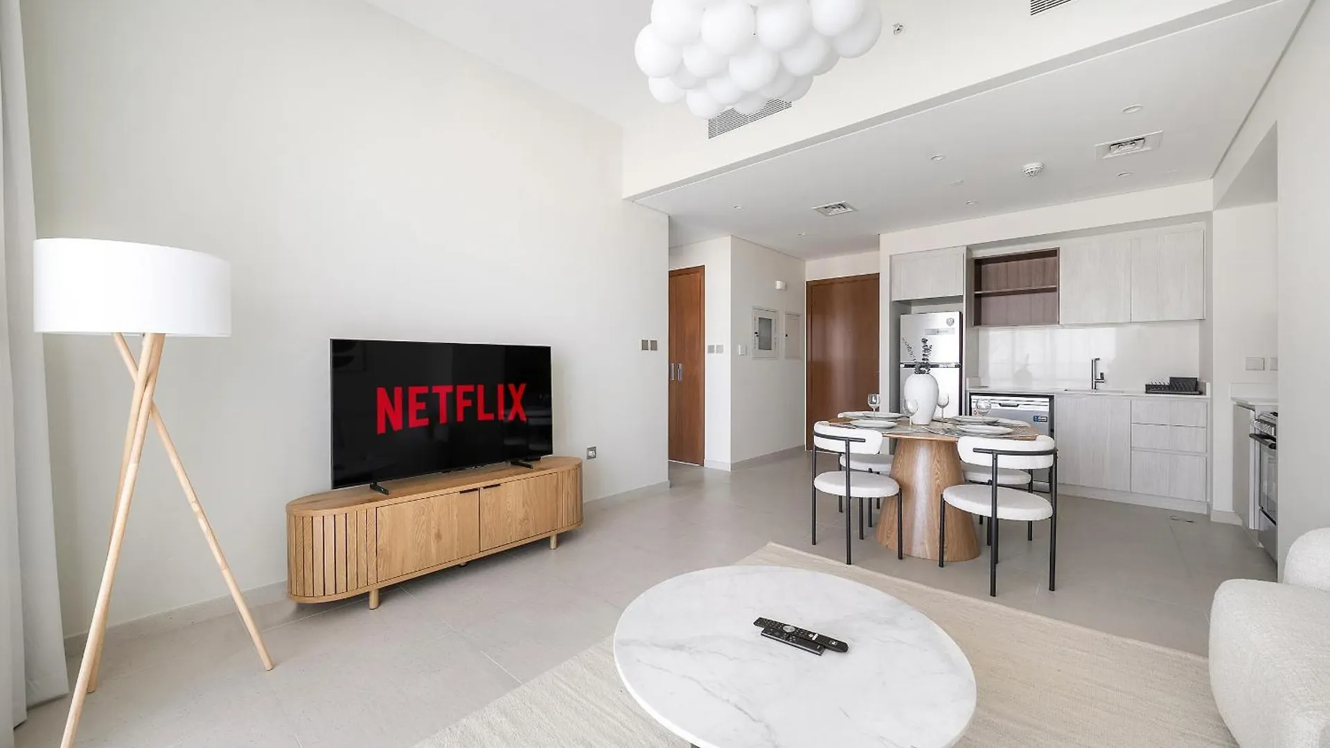 Apartment Vayk - Modern 1 Bd Near The Lagoon In Creek Harbour Dubai